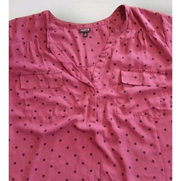 Torrid Georgette V-Neck Roll Tab Blouse Plum Polka Dot Size 5x - Picture 3 of 7